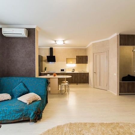 Studio Apartment On Bazhana Kiev Luaran gambar