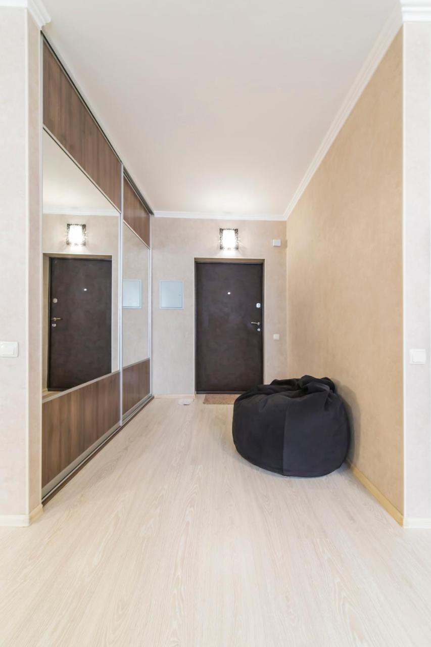 Studio Apartment On Bazhana Kiev Luaran gambar