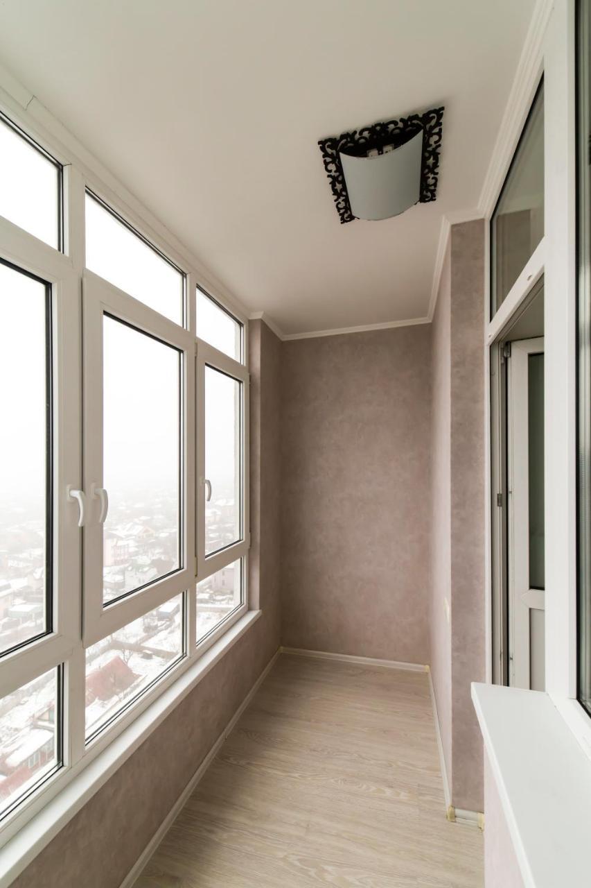 Studio Apartment On Bazhana Kiev Luaran gambar
