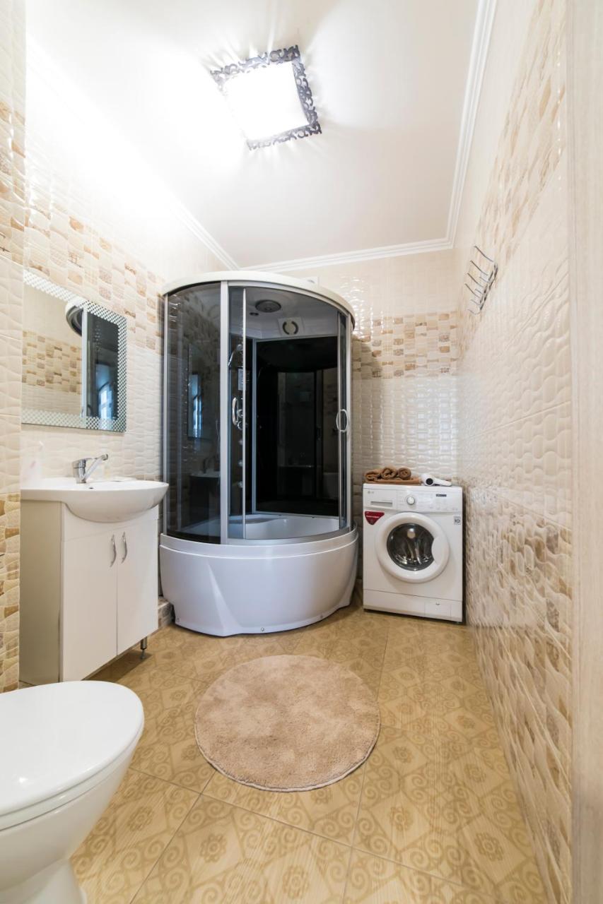 Studio Apartment On Bazhana Kiev Luaran gambar